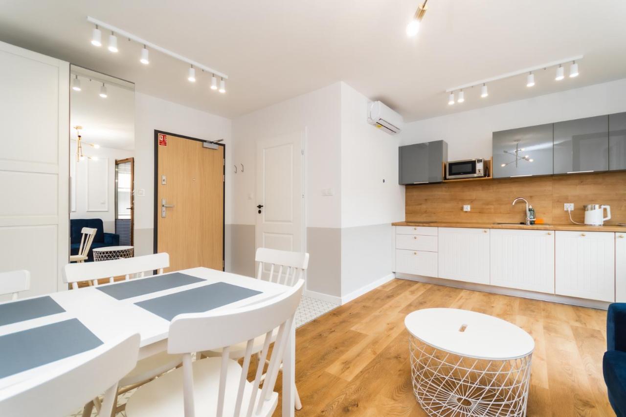 Lipova Stegna Park Coffee&wi-fi- 500 M Do Plazy Apartment